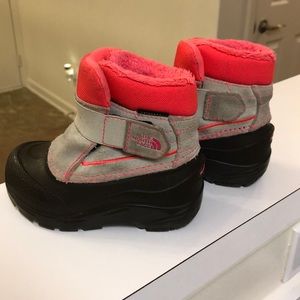 North face snow boots size 7c